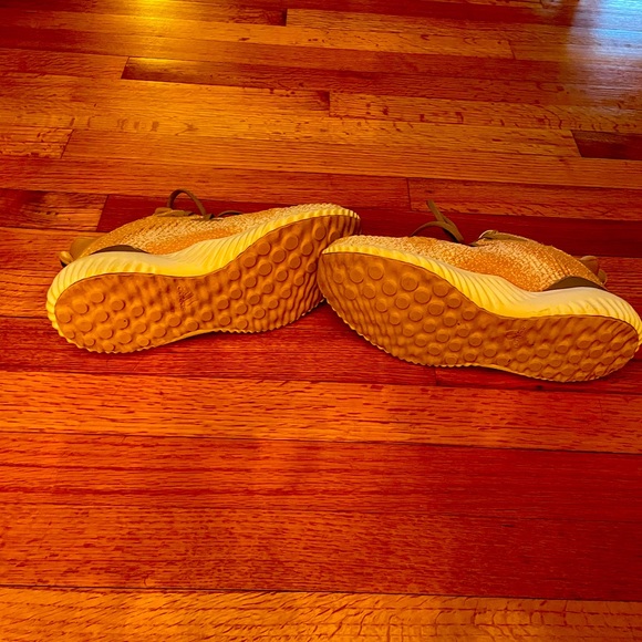 Adidas - Picture 6 of 9